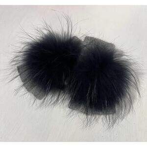 NEW LINDA RICHARDS women's angora pom handwarmer in grey